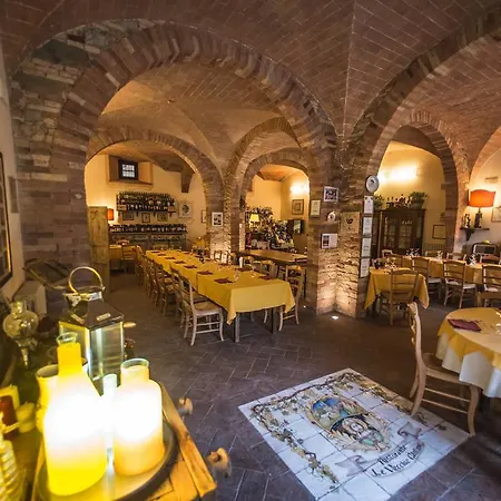 Le Vecchie Cantine 3* Chianni